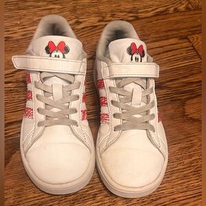 Size 13 adidas Grand Court Girls Minnie Mouse Shoes